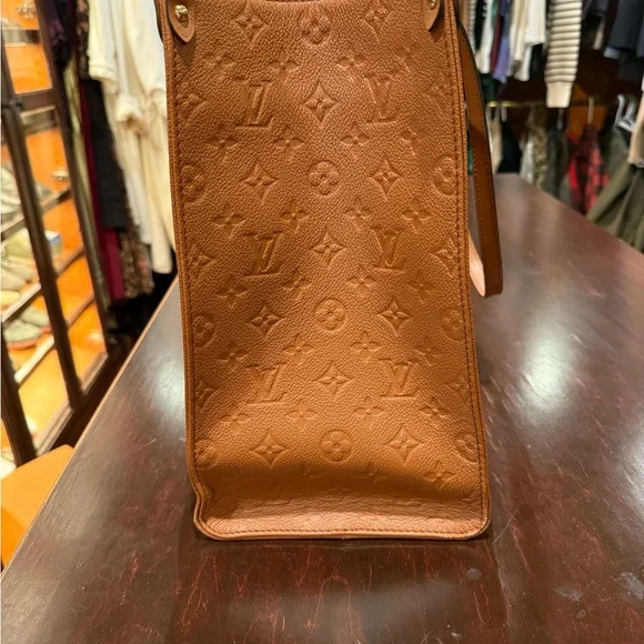 Louis Vuitton On-The-Go Cognac GM - Picture 5 of 11